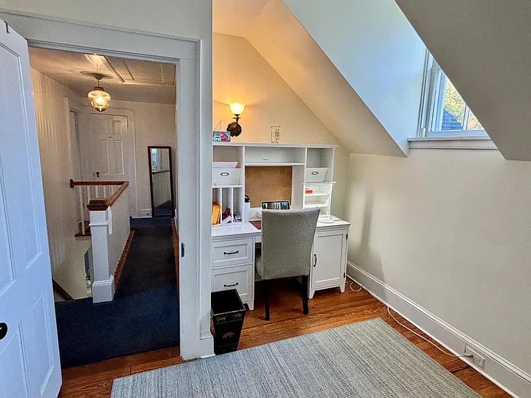 63 Kings Hwy N — Photo 10