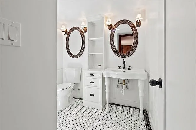 390 Islay St — Photo 11
