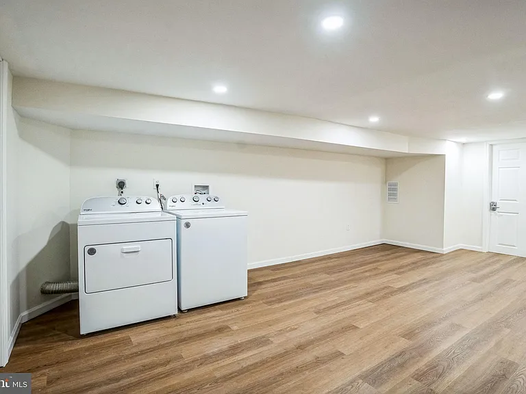 435 N 32nd St #1 — Photo 25