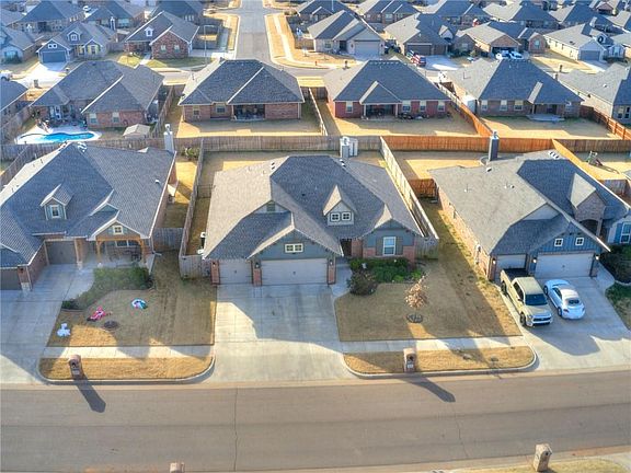 2nd image of 8200 NW 160th St