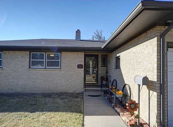 2nd image of 2703 W 17th St N
