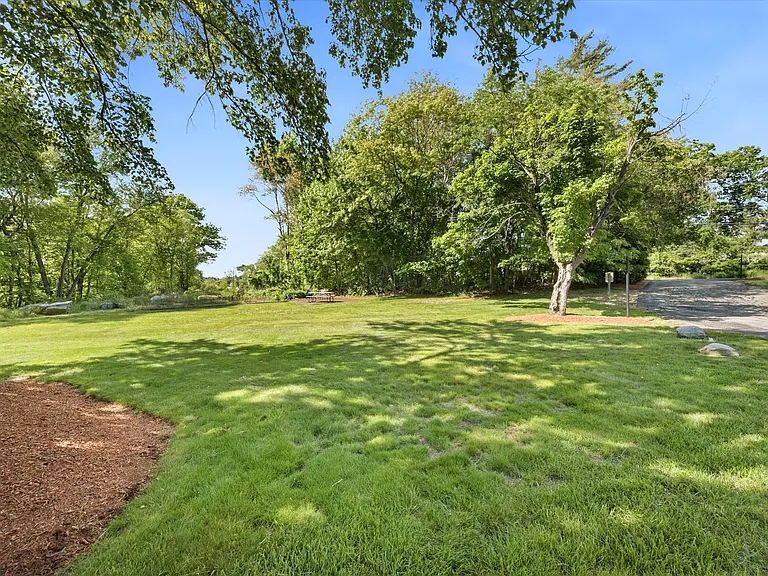 1799 Bodwell Rd — Photo 16