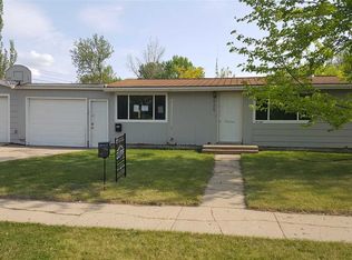 625 21st Ave NW, Minot, ND 58703