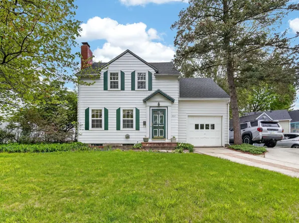 2007 Country Club Blvd, Ames, IA 50014