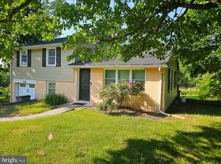 1090 Levengood Rd, Pottstown, PA 19464