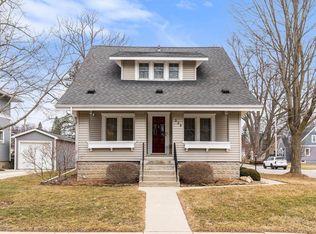 330 E 9th St, Auburn, IN 46706