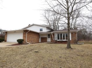 23008 Lakeshore Dr, Richton Park, IL 60471