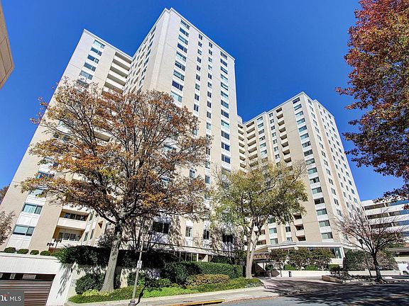 3rd image of 4601 N Park Ave APT 105