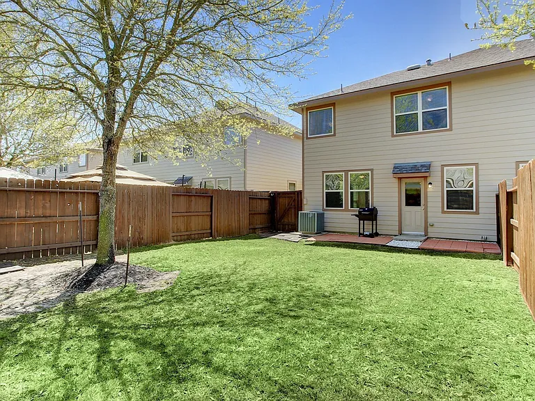 6423 Calgary Woods Ln — Photo 23