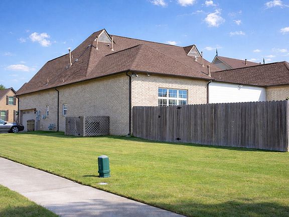 3rd image of 9605 Grays Meadow Dr
