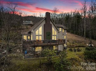 106 Bishop Cove Rd, Fairview, NC 28730