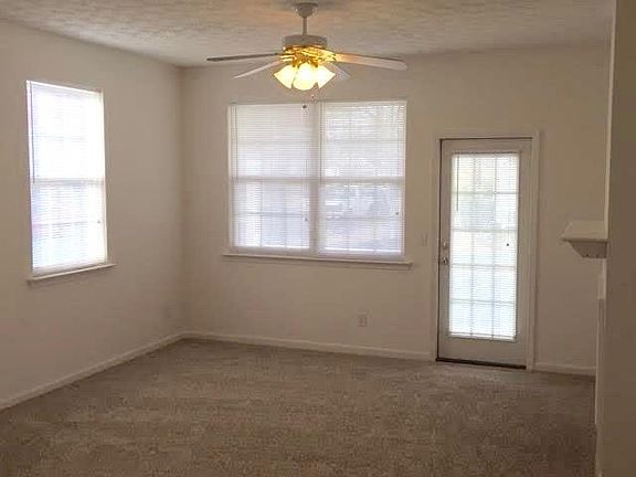 2nd image of 500 W Oaks Dr