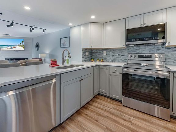 4th image of 311 69th Ave. N #405