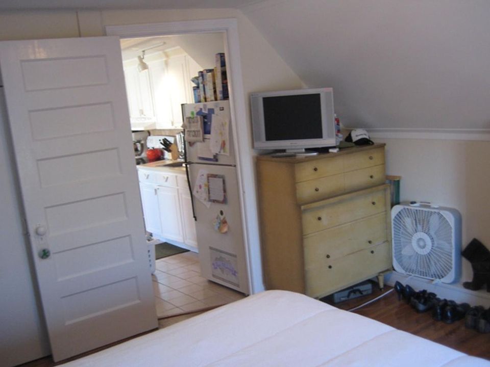 2nd image of 9 Cedar St #3Q