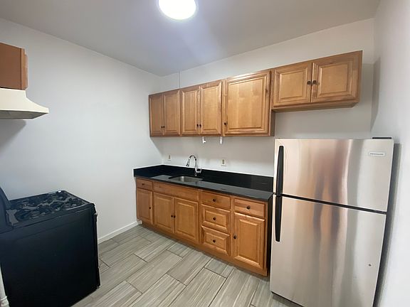 3rd image of 206 2nd Ave #1B-1Ba