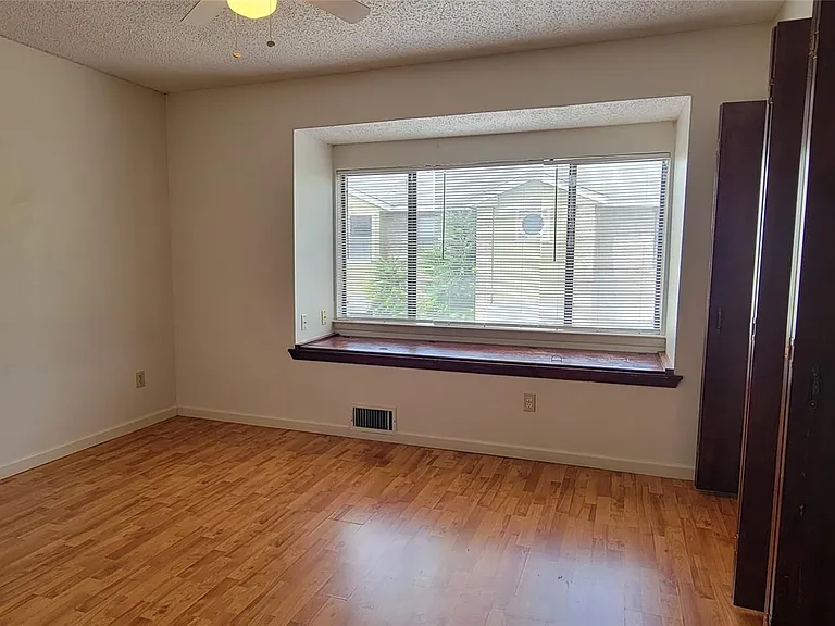 1221 W Hopkins St #7 — Photo 11