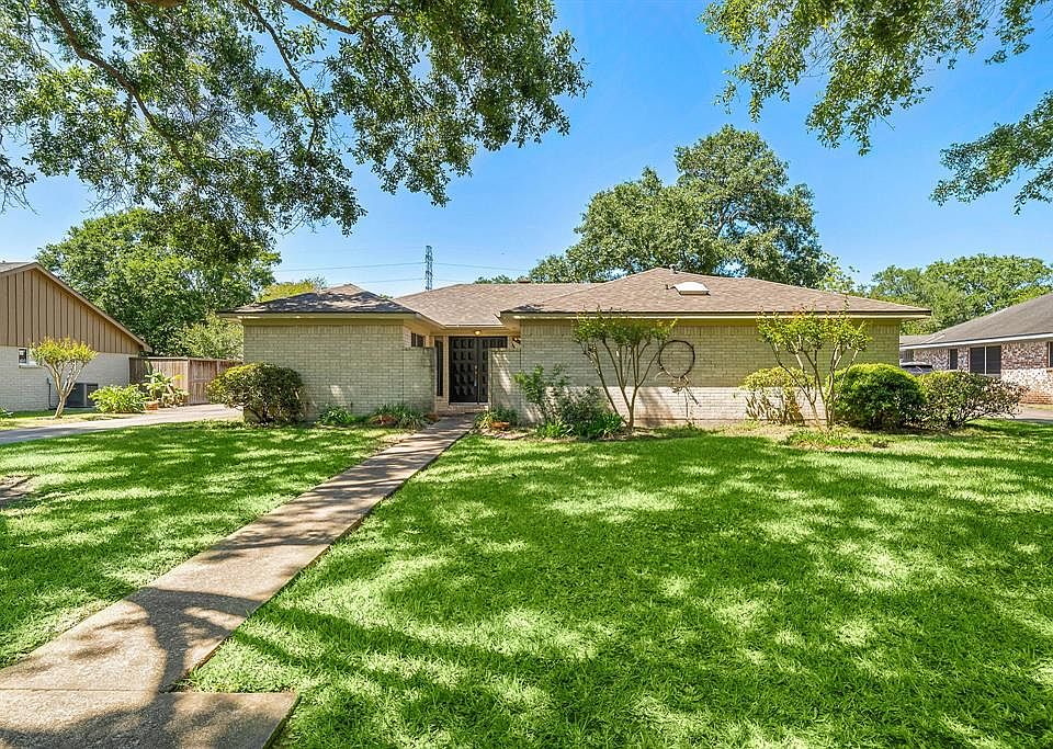 1st image of 3206 Meadowcreek Dr