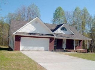 204 Shaddows Lawn Dr, Athens, TN 37303