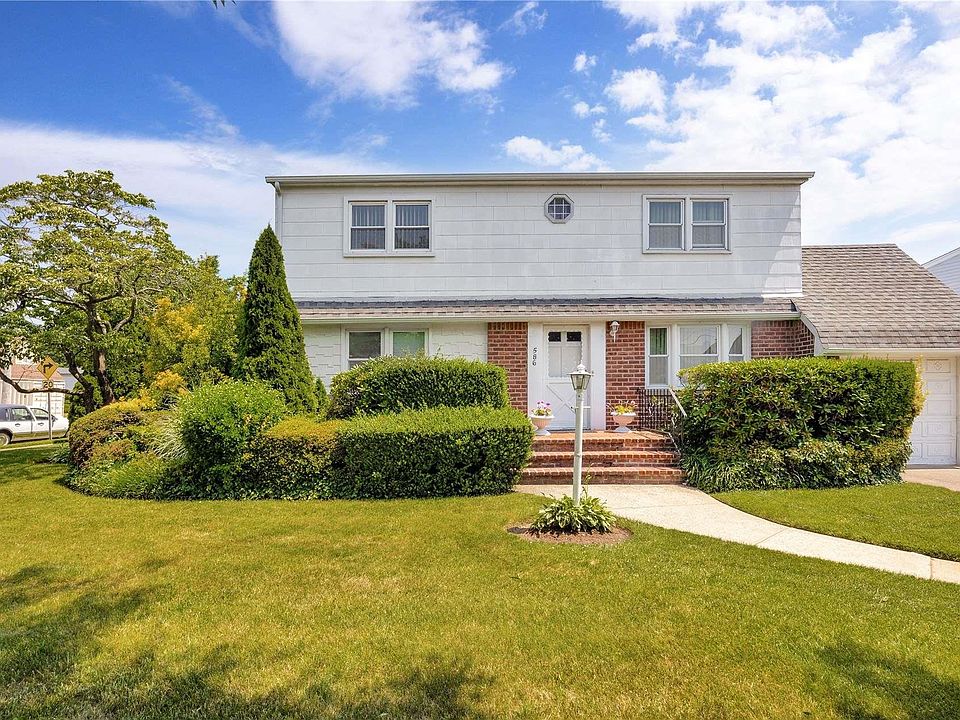 1st image of 586 Roy Street