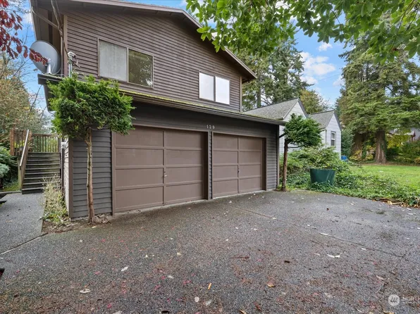 129 N 136th Street, Seattle, WA 98133