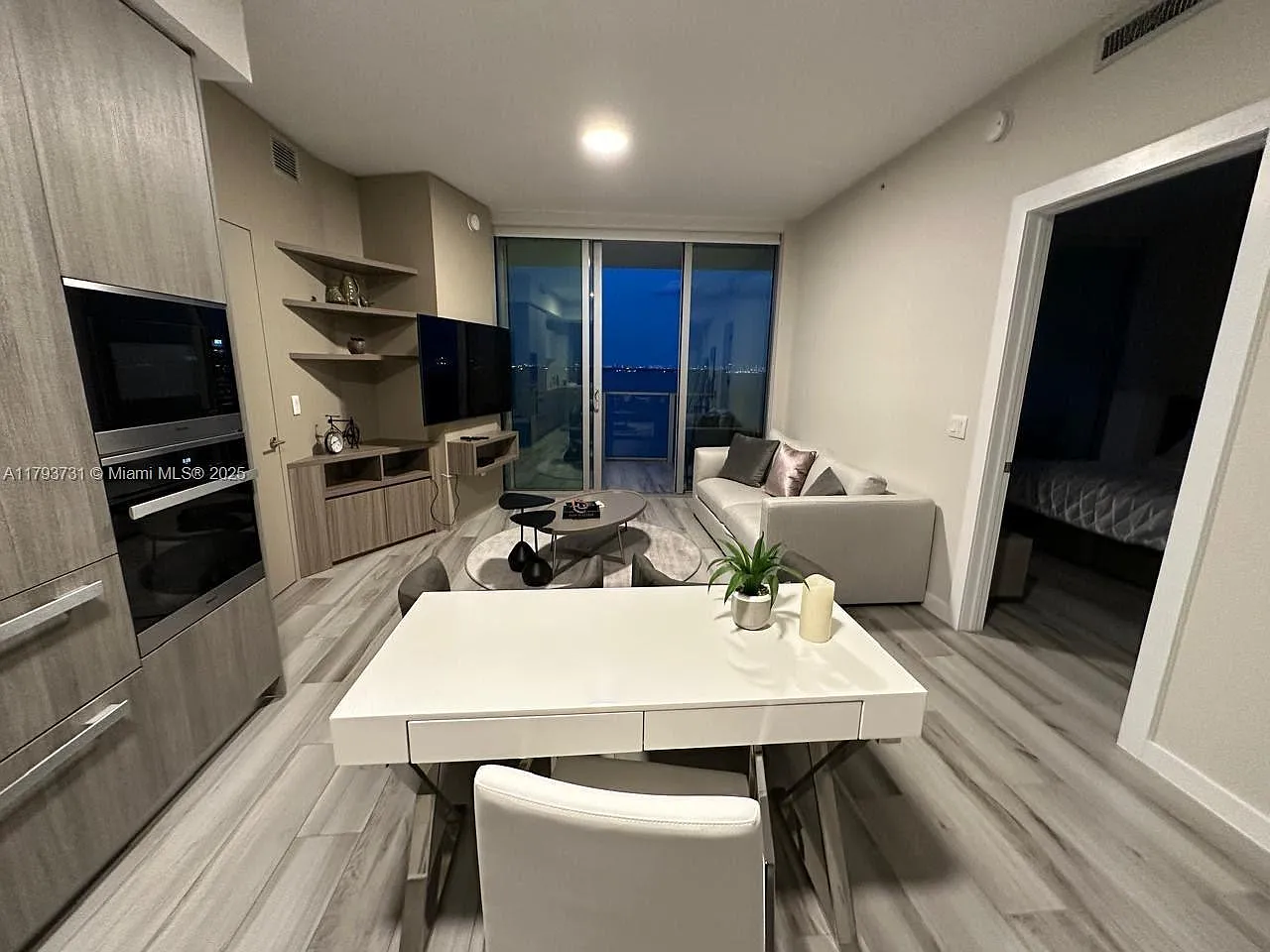 2 bed, 1337 sqft, $7,000 — Photo 4