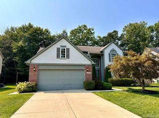 8676 W Walden Dr, Van Buren Township, MI 48111