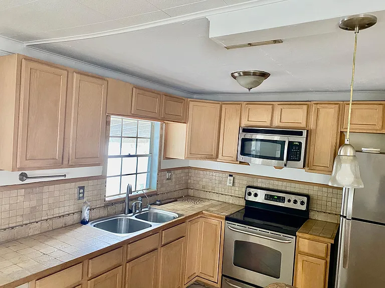 3618 Drexel St — Photo 50