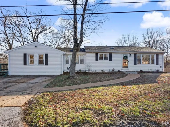 2200 Dillon Rd, High Ridge, MO 63049