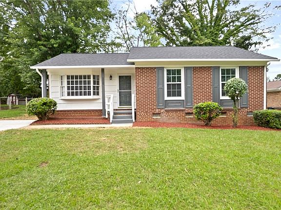 2nd image of 2405 Larkspur Dr