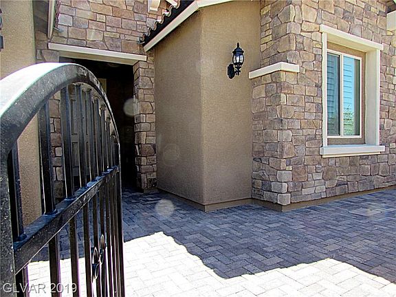 3rd image of 8440 Canyon Crevasse St