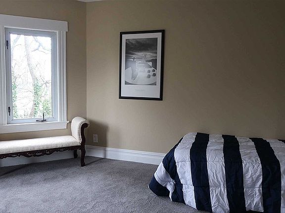 4th image of 444 Lakeview Ave