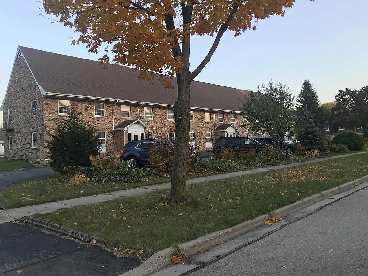 Building Photo - 1609 Stonebridge Rd #2