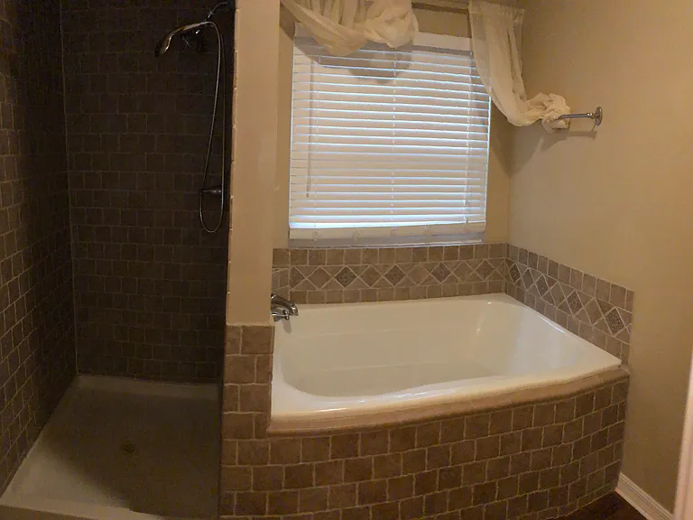 100 Woods Dr — Photo 17