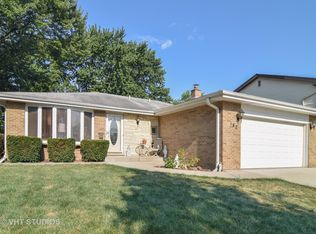 182 N Flora Pkwy, Addison, IL 60101