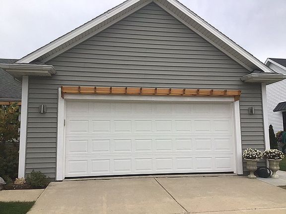4th image of 742 Andria Dr