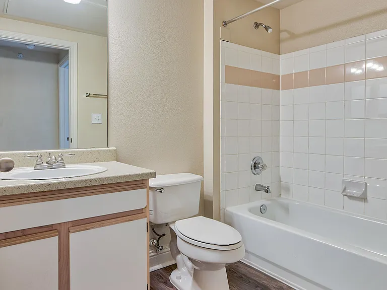 Lakeshore Villas apartments community photo
