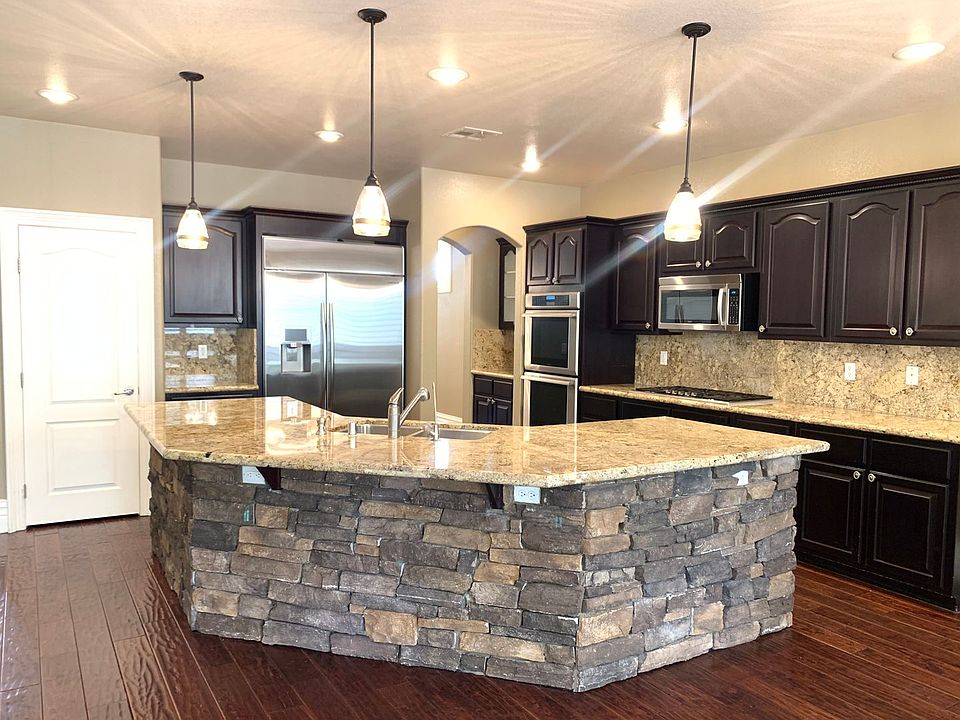 1st image of 520 Mia Isabella Ct