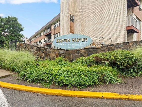2nd image of 1111 River Rd APT C32