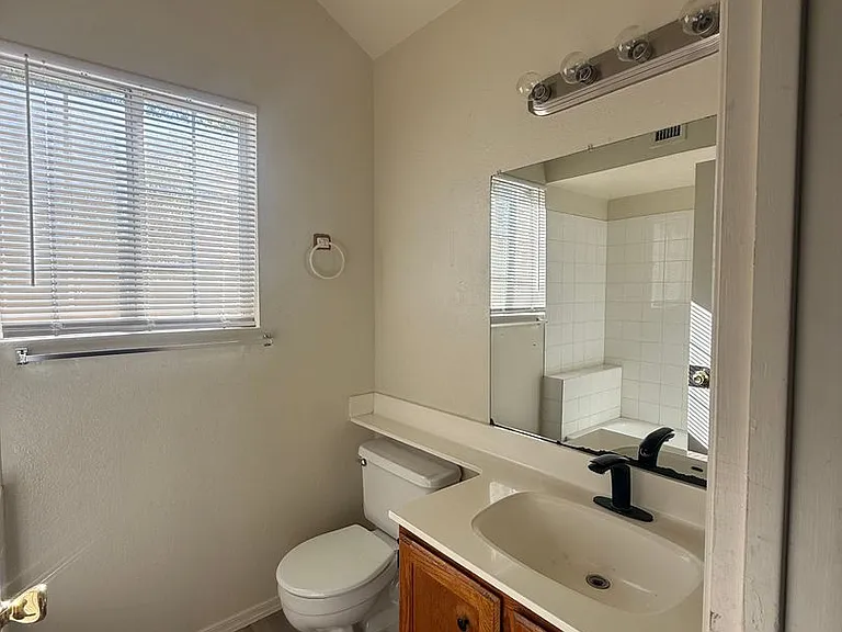 441 S Maple St #10 — Photo 18