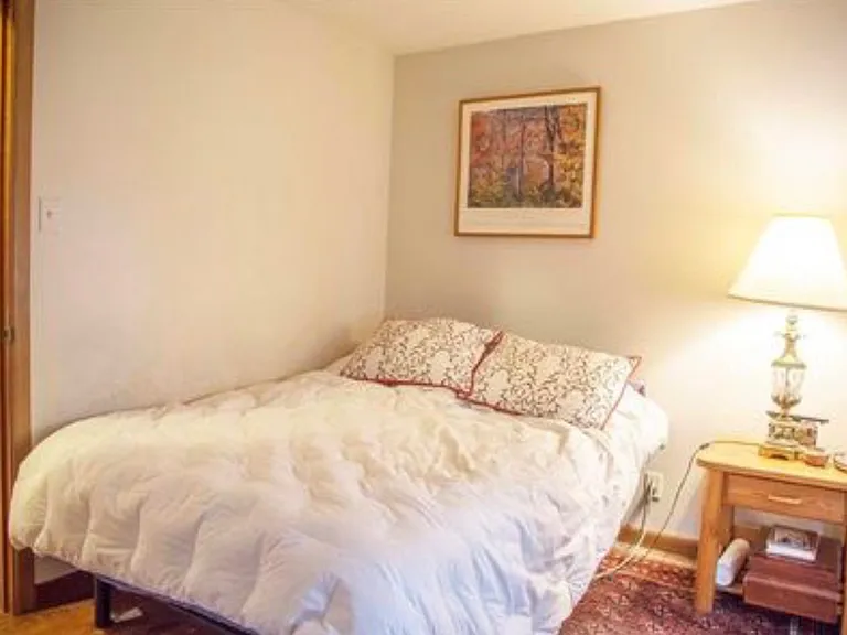 5156 Lester St — Photo 2
