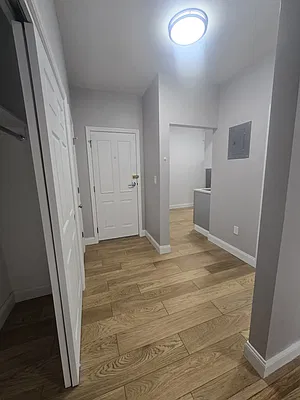 Rented by Aidonis Realty | media 8