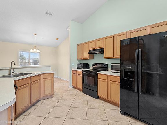 3rd image of 2330 SW Neal Road