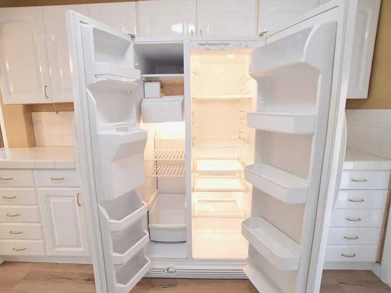 Refrigerator/ Freezer