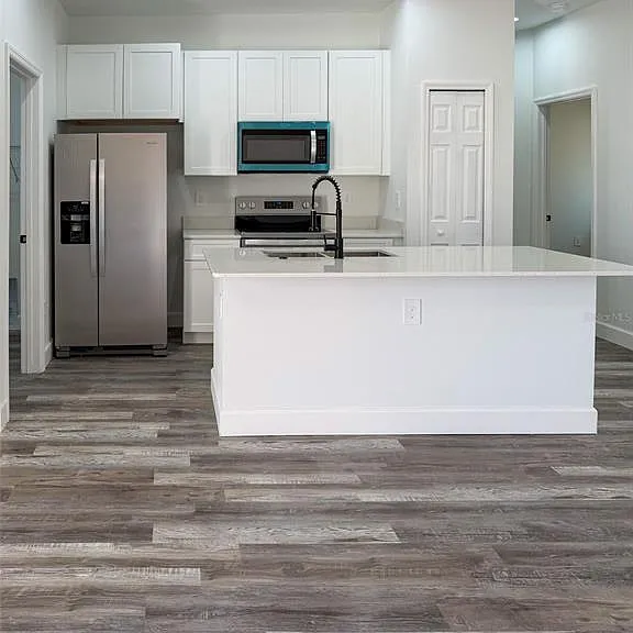 4700 Sunbeam St — Photo 2