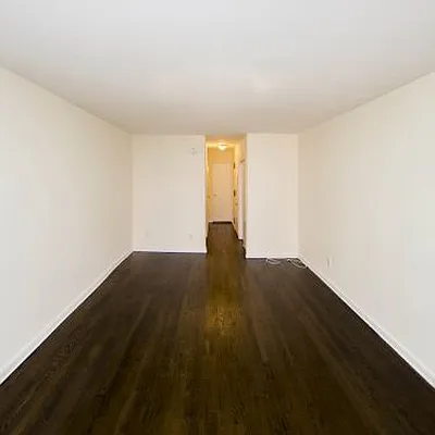 Rented by Icon Realty Management | media 2