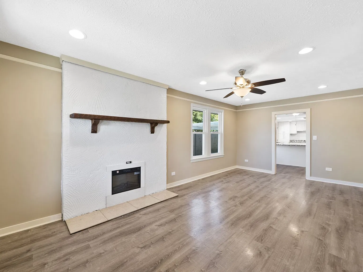 662 Cypress Ave — Photo 4