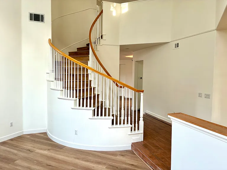 15881 Tanberry Dr — Photo 6