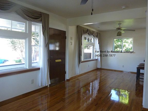 Front rooms / dinning area