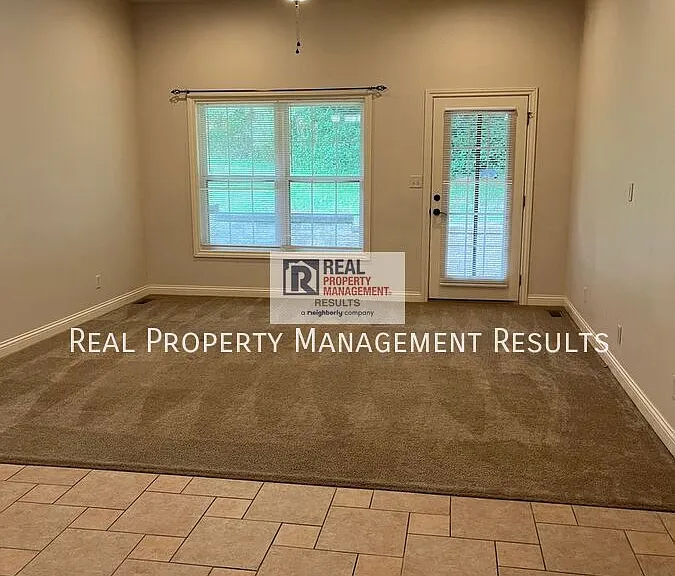 5119 Hidden Lake Dr — Photo 3