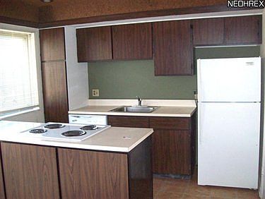 5th image of 2387 Arlington Dr